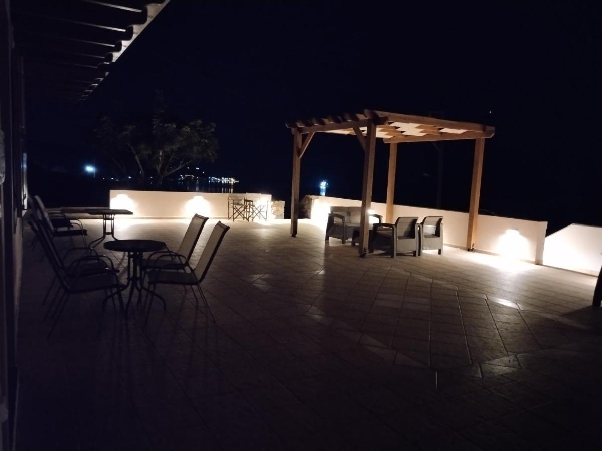 Astradeni Luxury Apartments Kratir Skála Exteriér fotografie